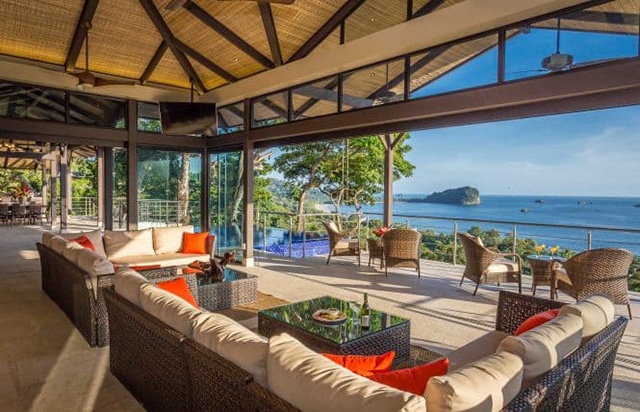 Tulemar Resort sitta ute