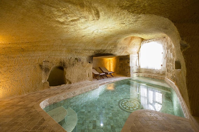 kayakapi-premium-cave pool