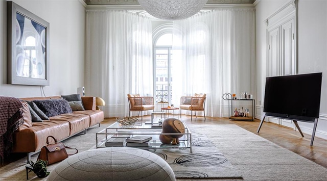 Exklusivt hotellrum på Nobis Hotel i Stockholm med modern design, högt i tak och elegant inredning.