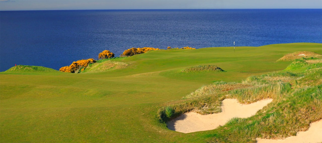 Kustnära hål på St Andrews