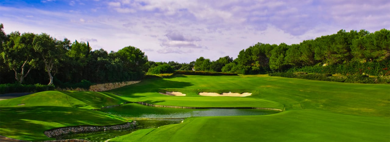 Perfekt klippt green på Valderrama