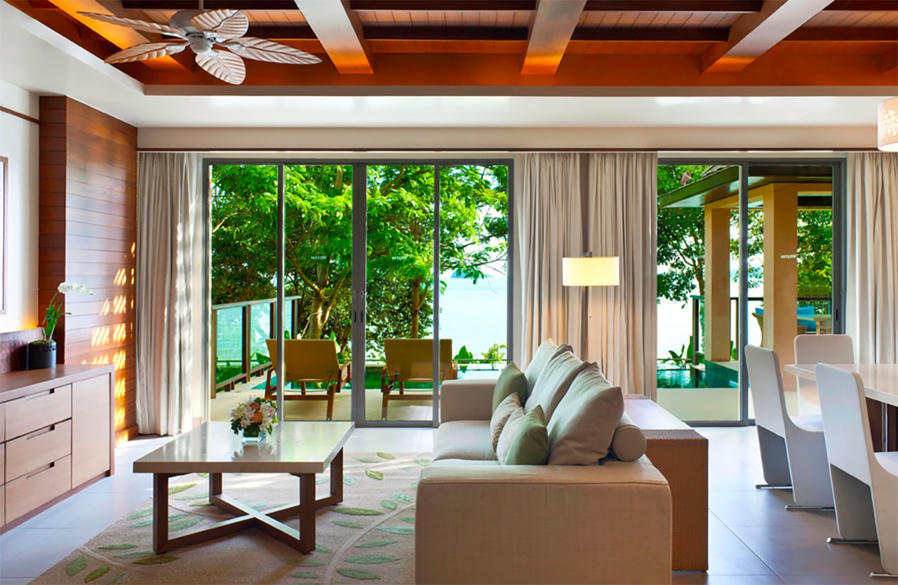 Lyxigt hotellrum med havsutsikt i Phuket