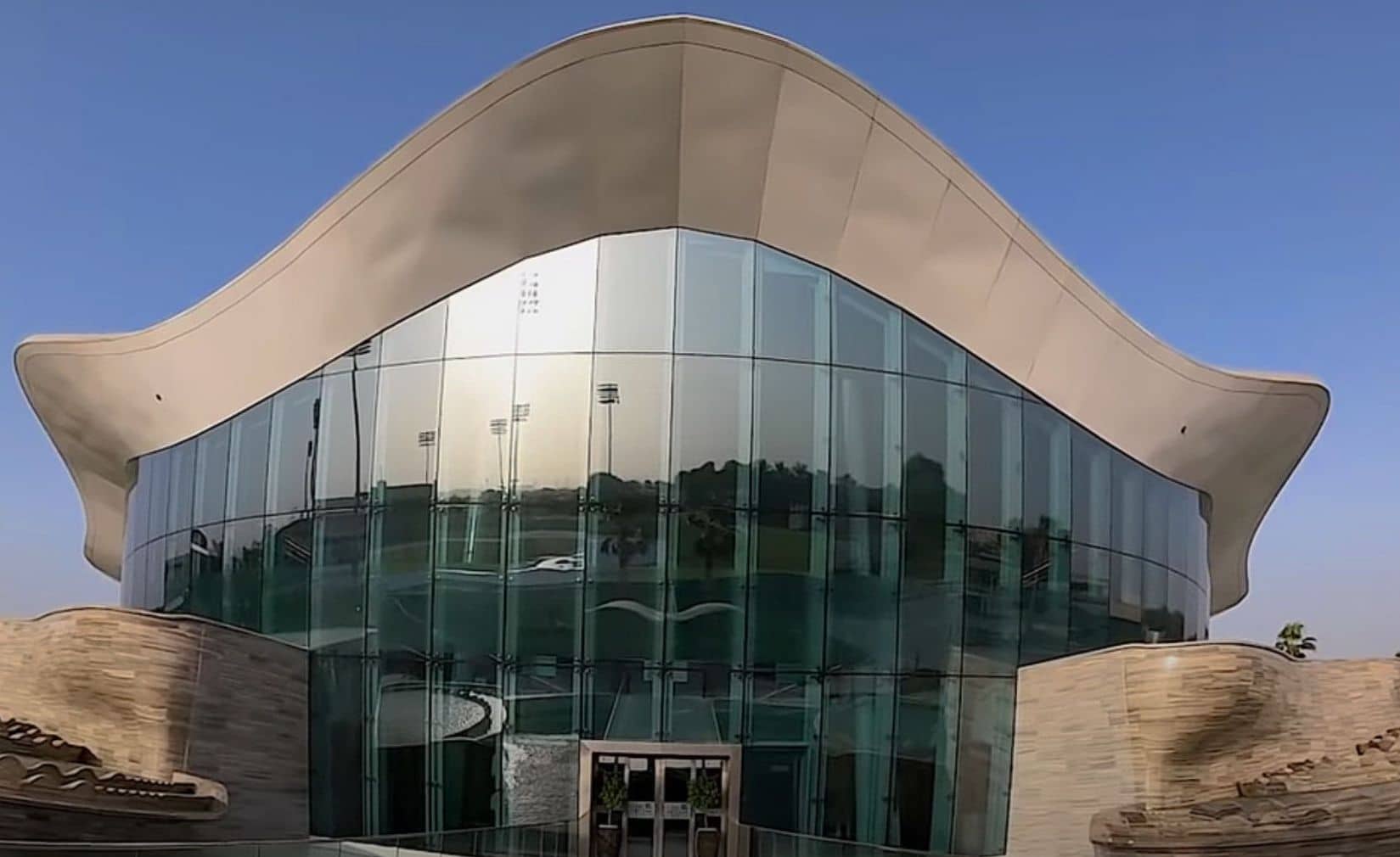 Deep Dive Dubai, världens största och djupaste pool.