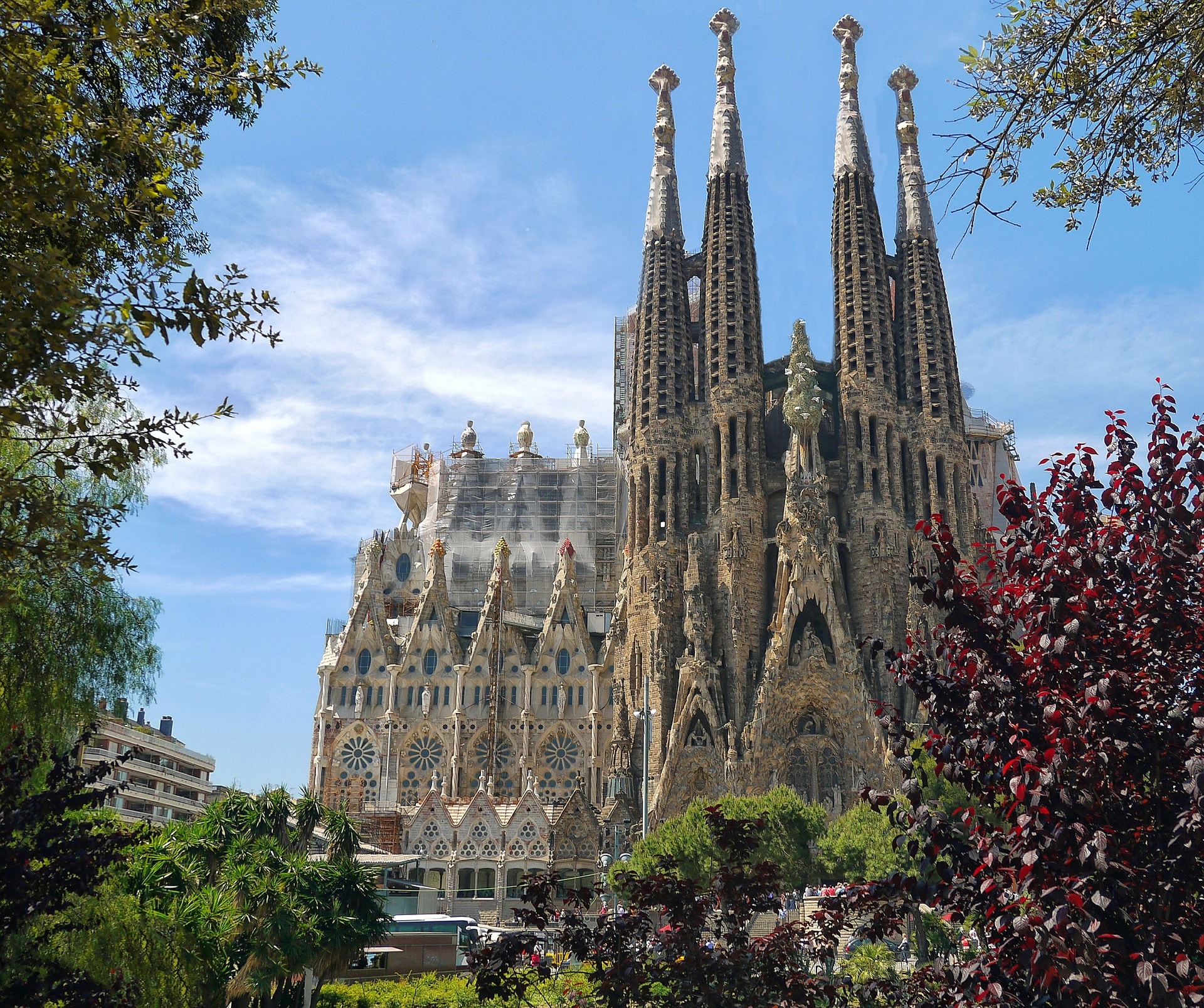 Sagrada Familia i Barcelona – ikonisk arkitektur och sevärdhet i stadens centrum