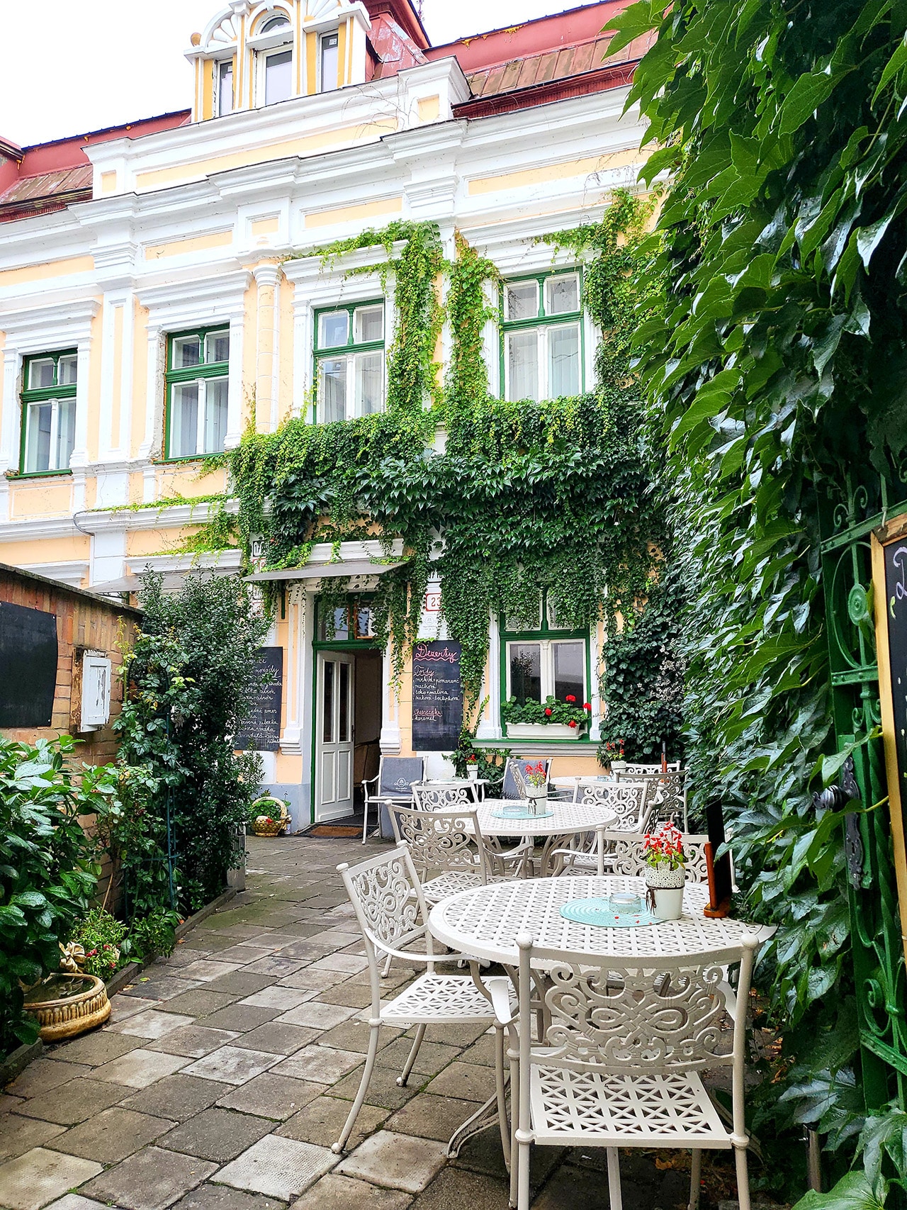 Charmiga gator i Piešťany stad i Slovakien