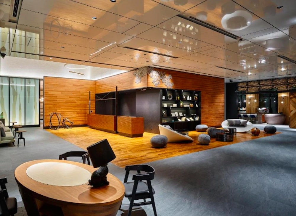 Modernt hotellrum på Mitsui Garden Hotel i Tokyo