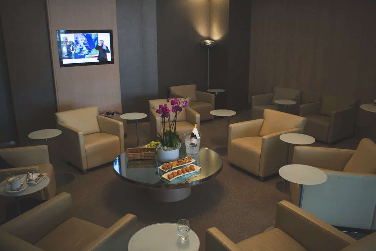 Första klass på flygplatsen med lounge