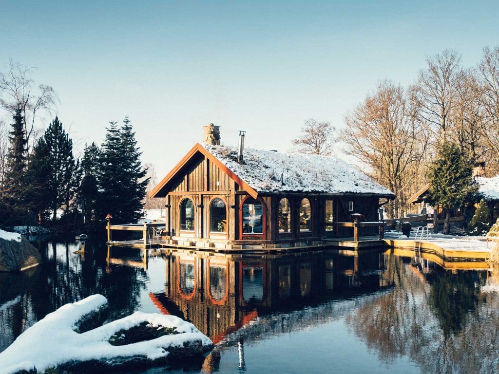 Ästad Vingård. En plats där stillhet möter hantverk.